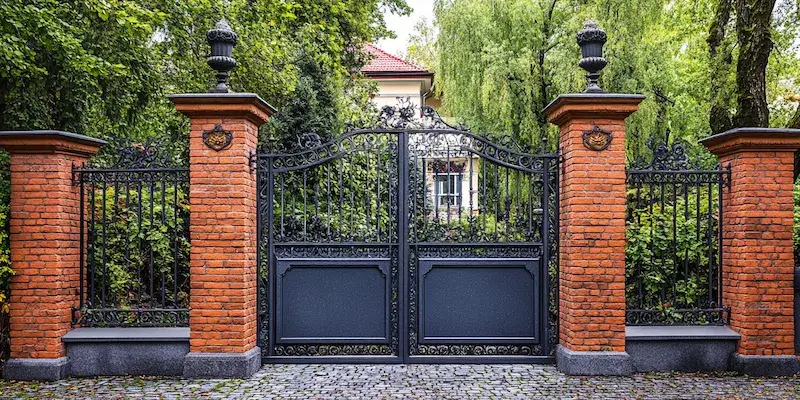 Wie viel kann man sparen, wenn man einen Zaun aus Polen bestellt?